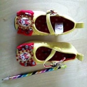 Vintage rare to found Minie shoes size 7/8 toddler